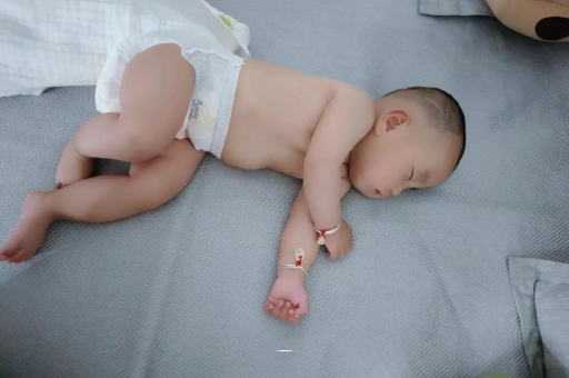 白山孕妇显怀早的原因